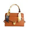 2025 Bolso Bandolera Cuadrado Pequeño de Seda de Aspecto Retro Moda Simple Versátil Tendencia para el Trabajo Bolso de Hombro Cruzado