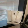 Bolso Tote de Moda para Mujer de Gran Capacidad con Relieve de Calavera, Color Sólido, Bolso de Hombro Versátil Casual y Elegante de Nicho