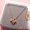 Acero de Titanio Letra Inglesa M Estilo Retro Collar para Mujer Lujo Ligero Accesorios Versátiles Celebridad de Internet Transmisión en Vivo Una Pieza Venta al por Mayor
