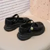 Sapatos infantis de couro estilo britânico, novo estilo primavera/outono 2026, com sola macia, para bebês e crianças pequenas.