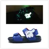 Moda Infantil Sapatos Leves de Praia Desenho Animado Infantil Sandálias Infantis Luminosas Casuais Solado Macio Face Macia Sapatinhos de Bebê Sapatos Infantis