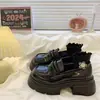 Mocassins femininos de sola grossa 2026 novo popular outono versátil estilo britânico sapatos pequenos de couro preto salto grosso sapatos únicos para mulheres