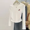 Nuevo producto de otoño: camiseta de manga larga de algodón puro para mujer con cuello redondo y hombros rectos, superventas, corte ajustado, elegante y rejuvenecedora, prenda básica