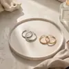 Pendientes de estilo europeo y americano, geométricos retro, minimalistas y exagerados; pendientes de aro nuevos, transfronterizos, de nicho, estilo metalizado y de lujo ligero