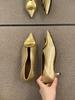Sapatos de Salto Alto Bico Fino Francês Sapatos de Casamento Vermelhos Sapatos Femininos 2025 Novo Outono Sapatos de Salto Agulha Elegantes de Alta Qualidade