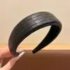 Diadema de Borde Ancho para Otoño e Invierno Estilo Coreano para Mujer Diadema Alta para la Parte Superior de la Cabeza Hace que la Cara Parezca Más Pequeña Sensación de Alta Calidad Pinza para el Cabello Accesorios para el Cabello Antideslizante Pinza para el Cabello Goma para el Cabello