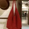 Bolsa Tote Tecida Casual Vermelha Estilo Coreano para Mulheres, Nova Bolsa de Ombro Tricotada Estilo Férias de Verão 2026