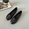 Versión en stock~Zapatos planos estilo pequeño Chanel francés de boca poco profunda 2026 estilo nuevo para combinar con faldas zapatos planos que no cansan los pies mocasines.