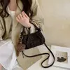 Bolsa de Mão Plissada Estampa de Leopardo Estilo Retrô de Nicho Bolsa Nuvem Feminina Nova Moda Outono Inverno 2026 para Trabalho Transversal Pequena