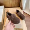 Sapatos Pequenos de Couro Macio Antiderrapantes para Meninas 2026 Outono Novo Estilo Crianças Velcro Estilo Birkenstock Princesa Mais Veludo Sapatos Casuais