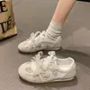 Nuevos Zapatos Blancos Lindos de Moda Versátiles Estilo Dibujos Animados con Lazo de Cinta para Comercio Transfronterizo Primavera/Verano 2026