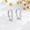 Pendientes de amor simple transfronterizos pendientes de circón blanco pendientes pendientes pendientes europeos y americanos con forma de corazón para mujer pendientes chapados en oro de 14k venta al por mayor