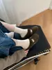 Sandálias slip-on fechadas de couro genuíno estilo coreano com sola grossa para mulheres, novas mules slip-on elegantes para o outono de 2026