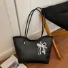 Bolsa Tote de Hombro Único con Patrón Tejido Cruzado en Relieve de Comercio Exterior para Mujer 2026, Bolso de Hombro Grande con Estilo Retro para el Trabajo