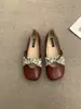 Zapatos de ballet retro planos y poco profundos con punta redonda francesa para mujer, estilo francés suave de noche, estilo guisantes, nuevo estilo 2024