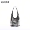 Bolso de Hombro Único para Mujer con Diseño de Tachuelas por Ambos Lados, Bolso Cubo Tachonado Estilo Punk Europeo y Americano, Bolso de Axila, Bolso para Viajar
