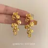 Brincos de Metal Vintage Estilo Francês com Pingente de Folha e Flor, com Toque de Luxo, Moda Novo Estilo Chinês 2026 Novos Brincos Mais Vendidos