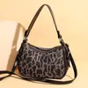 Bolso de Axila de Personalidad de Nicho Estilo Francés para Mujer, Nuevo Bolso Cuadrado Pequeño Retro de Moda Primavera 2026, Bolso Cruzado Texturizado