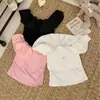 Doce e Apimentada Blusa Ombro a Ombro Decote Reto Manga Curta com Babados Verão Look Emagrecedor com Bojos Top Curto Elegante