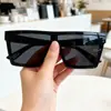 Gafas de Sol Moda Transfronteriza Montura Cuadrada Grande Una Pieza Unisex Gafas de Sol Modernas Negras de Moda para Hombres y Mujeres en Stock