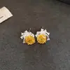 Pendientes de botón redondos con forma de flor de circón súper brillantes, Aguja de plata, Pendientes exquisitos y versátiles con un toque de lujo ligero y alta gama para mujer