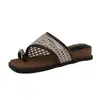 Sandálias Metálicas com Tira de Dedo para Mulheres, Uso ao Ar Livre, Novo Estilo 2026, Sandálias Slip-On Trançadas de Palha, Sandálias Slide de Nicho para Férias