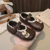 Sapatos Femininos 2026 Primavera/Outono Novos Estilosos Versáteis Sapatos de Princesa Solado Macio Respiráveis Confortáveis Sapatos Pequenos de Couro para Bebês