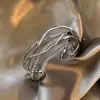 Pulsera Abierta de Cruz Multicapa Incrustada con Diamantes, Electrochapada en Oro Real de 18K, Pulsera de Lujo Ligero de Gama Alta, Joyería Transfronteriza Europea y Americana para Mujeres