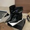 Botas de tacón de cuña Miting Apiladas Otoño/Invierno 2026 Nuevas Botas de media caña con tacón de cuña y punta fina Estilo retro arrugado sin cordones Aumentadoras de altura Botines de moda
