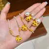Colar com Pingente Cavalo de Troia Colorido Original com Gotas de Óleo Dopamina, Contas e Pérolas para Mulheres, Corrente para Clavícula de Nicho de Luxo Leve