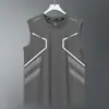 Chaleco de Seda de Hielo para Hombre, Estilo Delgado de Moda, Transpirable, de Secado Rápido, Chaleco Deportivo Casual de Hombro Ancho, Ropa de Abrigo, Camiseta sin Mangas de Cuello Redondo para Hombre para Verano