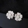 Pendientes de Camelia Tridimensionales con Circonita Diseño Clásico Pétalos Versátil Moda para el Trabajo Pendientes de Alta Calidad con Temperamento para Mujer