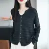 Camiseta básica de punto estilo Chanel con cuello en V para otoño para mujer, top elegante nuevo para primavera y otoño 2026, suéter holgado para otoño e invierno