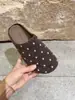Encuentro de Temporada Zapatos Birkenstock de Suela Gruesa de Lunares Zuecos Medios de Punta Cerrada para Mujer Otoño 2026 Calzado de Exterior Slip-On Mules Versátiles