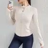 Jaqueta fitness de corte tridimensional de secagem rápida com gola alta, zíper completo, mangas compridas, corte justo, adequada para corrida, treino e yoga