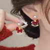 Novos Brincos de Tarraxa de Pônei Cor Vermelho Pérola para Mulheres, Estilo Quente Outono/Inverno 2026, Design Único de Nicho com um Toque de Luxo, Brincos de Luxo Leve