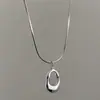Colar de Metal Gota D'água Vazada para Mulheres 2026 Novo Nicho Luxo Leve Corrente da Clavícula Versátil Elegante Acessório Luxo Leve de Nicho