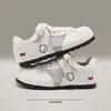 Zapatos de Malla Versátiles de Verano Nuevos para Estudiantes Gato Punta Redonda 2026 Transpirables Blancos Estilo Coreano Zapatos de Entrenamiento Alemanes para Mujer