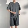 Traje Casual de Verano Estilo Chino Lobo del Norte para Hombre, Conjunto de Dos Piezas de Camiseta de Manga Corta Holgada con Cuello en V y Pantalones Cortos Estilo Chino Nuevo