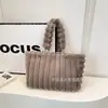 Bolso de Hombro de Peluche para Mujer 2026 Nuevo Estilo Coreano Bolso Tote con Cadena Otoño e Invierno Versátil Bolso de Piel Moda Bolso de Piel Rayado