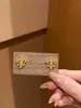 Brincos de Flor de Íris com um Toque de Luxo Leve e Sofisticação, Design Exclusivo, Estilo Ins Zircônia Retrô Brincos Estilo Hong Kong, Presente de Aniversário