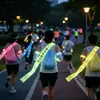 Fabricantes mayoristas transfronterizos ofrecen banderines, marcadores de camino y cintas personalizadas para ciclismo al aire libre, esquí y montañismo que son duraderos, altamente visibles y se pueden imprimir con diseños personalizados.