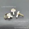 Venta Directa de Fábrica Tendencia Europea y Americana Elegante Piedra Natural Retro Cruz Simple Colgante Incrustado