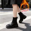 Botas Martin negras estilo británico con tacón grueso para mujer, nueva colección otoño/invierno 2026, diseñadas para figuras petite, con altura añadida, forro de fleece y calidez, botines