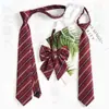 Jk Gravata Feminina Preguiçosa Grátis Estilo Preppy Decoração de Listras Estudante Camisa dk Casal Masculino Gravata Borboleta Vinho Amarrada à Mão