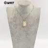 WT-JN273 Pingente Forma de Anjo Bebê com Concha Preta e Branca Natural Joia Versátil para Suéter Colar