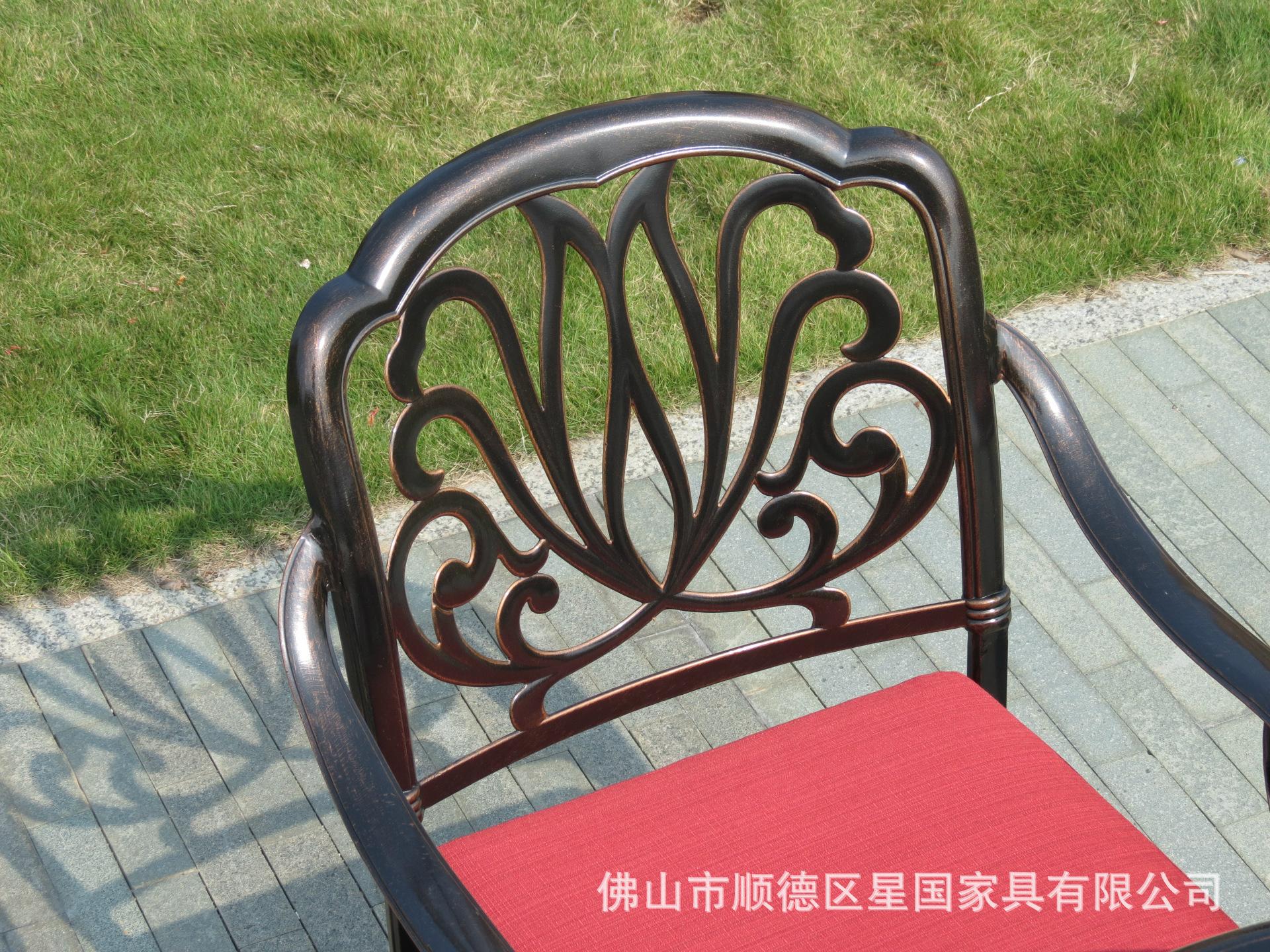 伊丽莎白桌椅