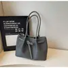 Bolsa Grande Capacidade Transfronteiriça para Mulheres 2026 Nova Moda de Inverno Versátil Bolsa de Ombro Roupas Casuais de Trabalho Bolsa Tote Simples