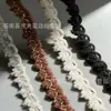 2cm Encaje Tejido con Hilo Dorado de Tres Flores Estilo Chanel Unilateral Pequeño Adorno de Encaje para Manualidades Adecuado para Ropa, Bordes de Faldas, Bordes de Sombreros y Accesorios Textiles para el Hogar