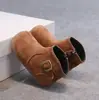 Botas infantis retro Birkenstock de camurça, nova coleção outono 2026, botas de couro com fivela de metal para meninas, botinhas da moda com sola macia